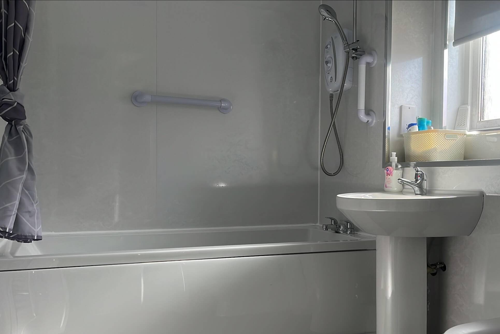 Montgomery Place bathroom