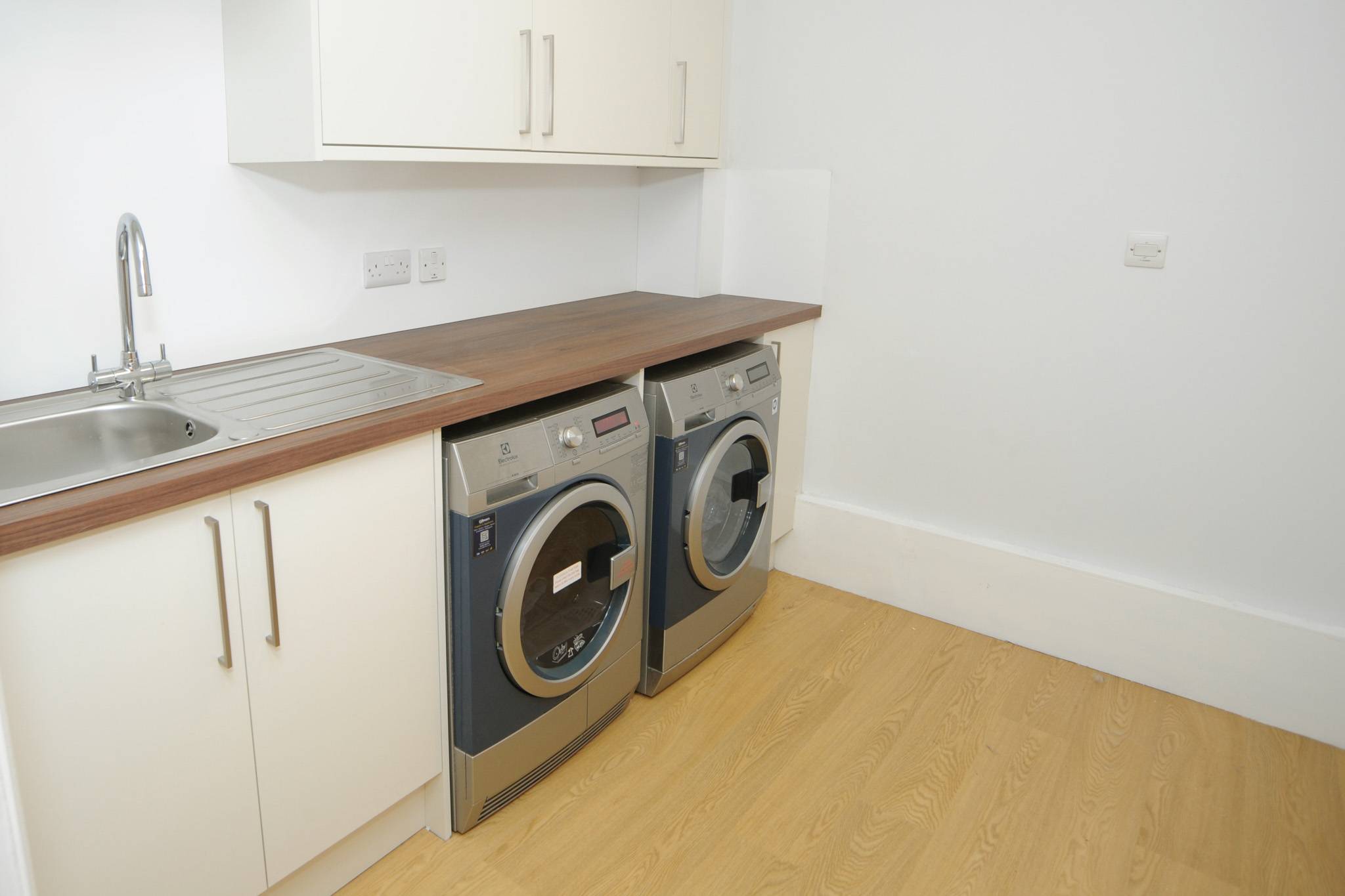 Tanglewood Mews - Maple Grove utility room