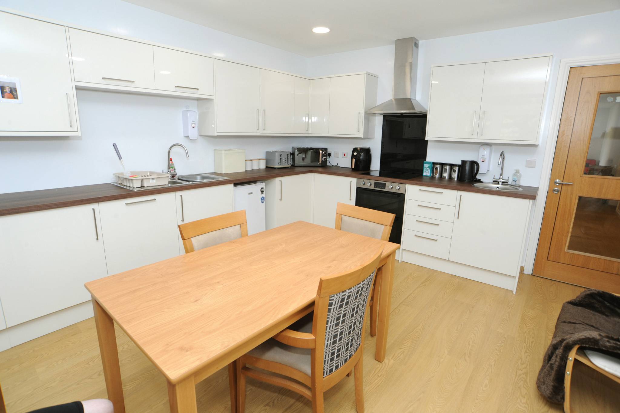 Tanglewood Mews - Pine House kitchen
