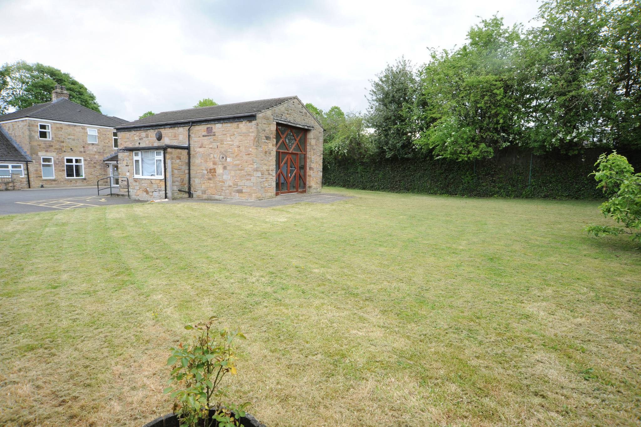 Kingdom House rear garden