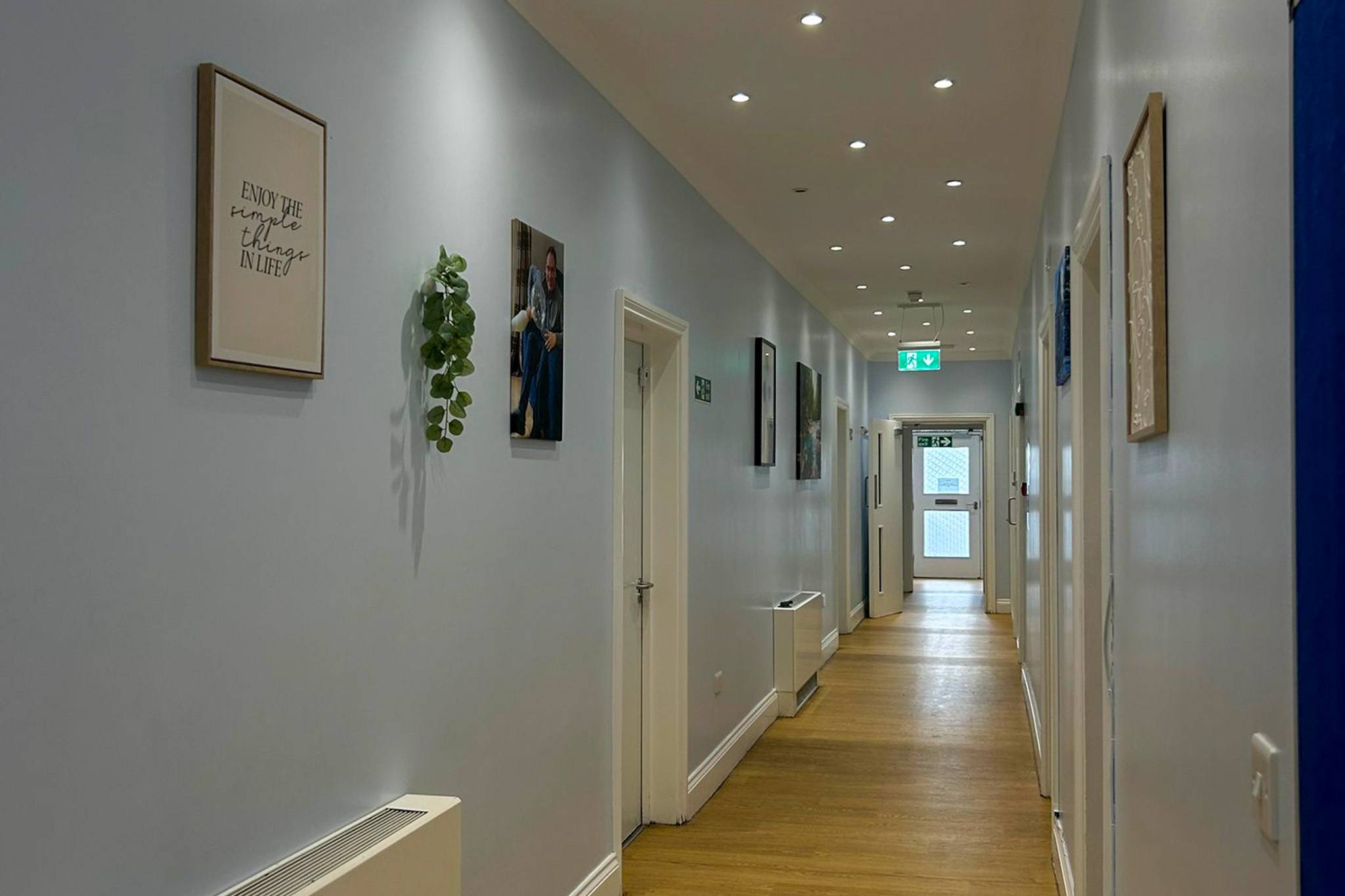 Delrose corridor decor