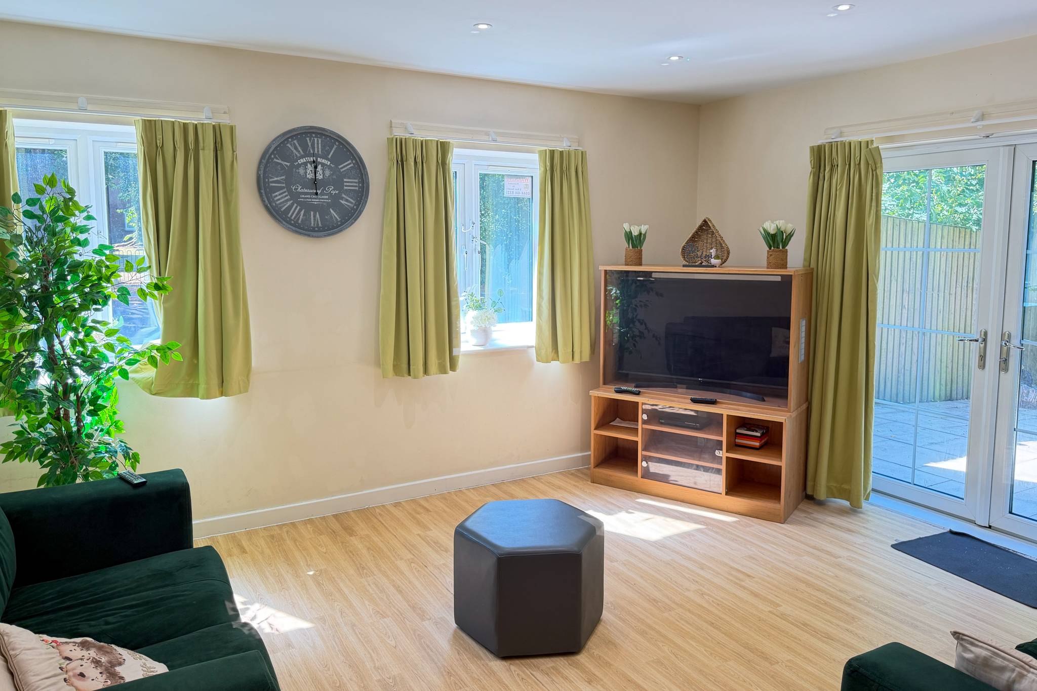 Elm Tree House lounge