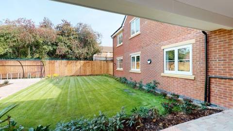 Queen Oaks Court