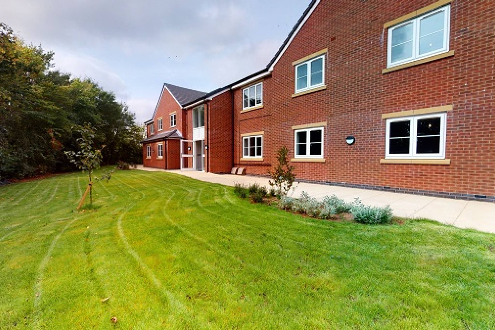 Queen Oaks Court